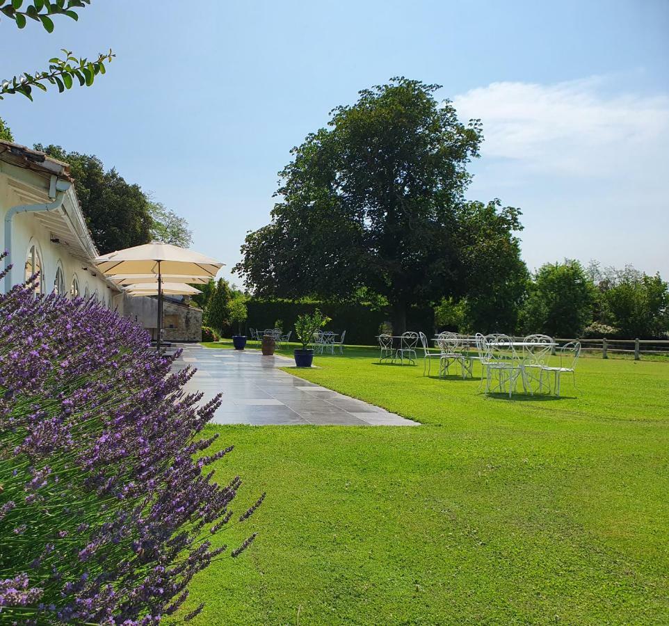 Отель Domaine De Larchey Saint-Medard-d'Eyrans Экстерьер фото